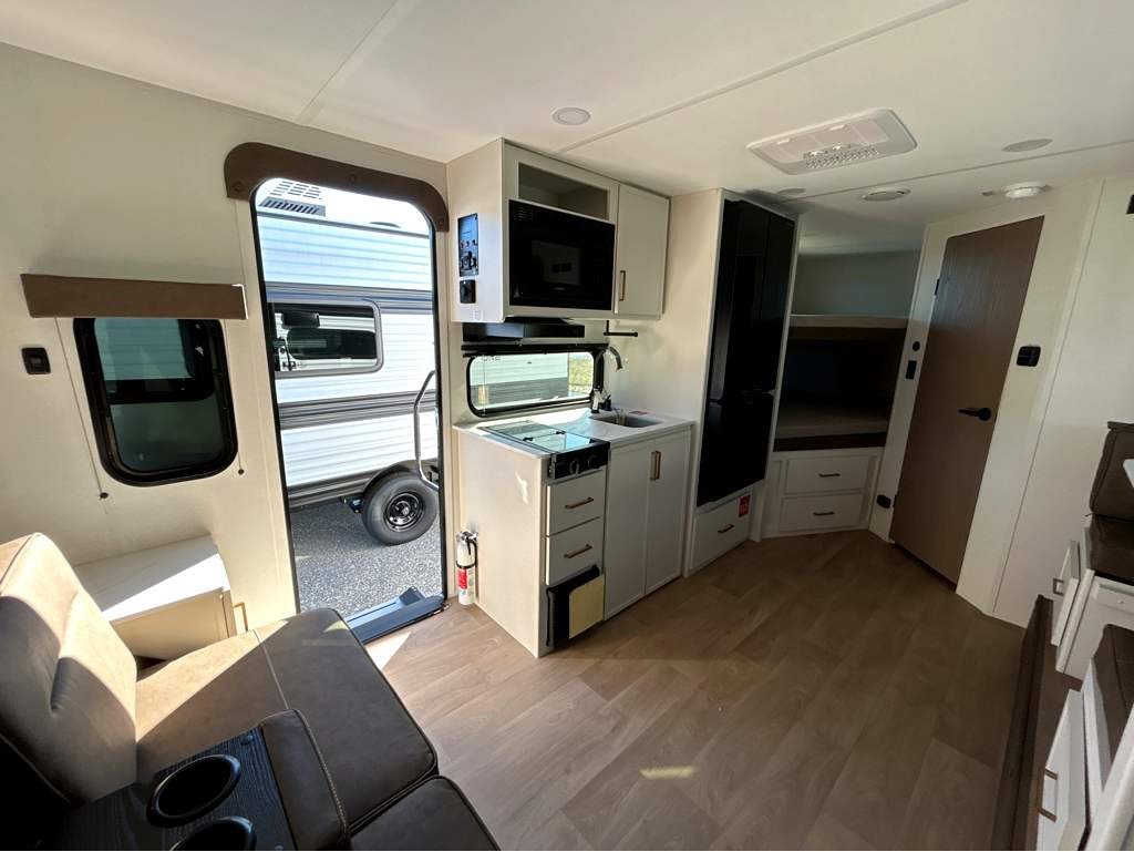 2026 GRAND DESIGN TRANSCEND 161BH - Image 24