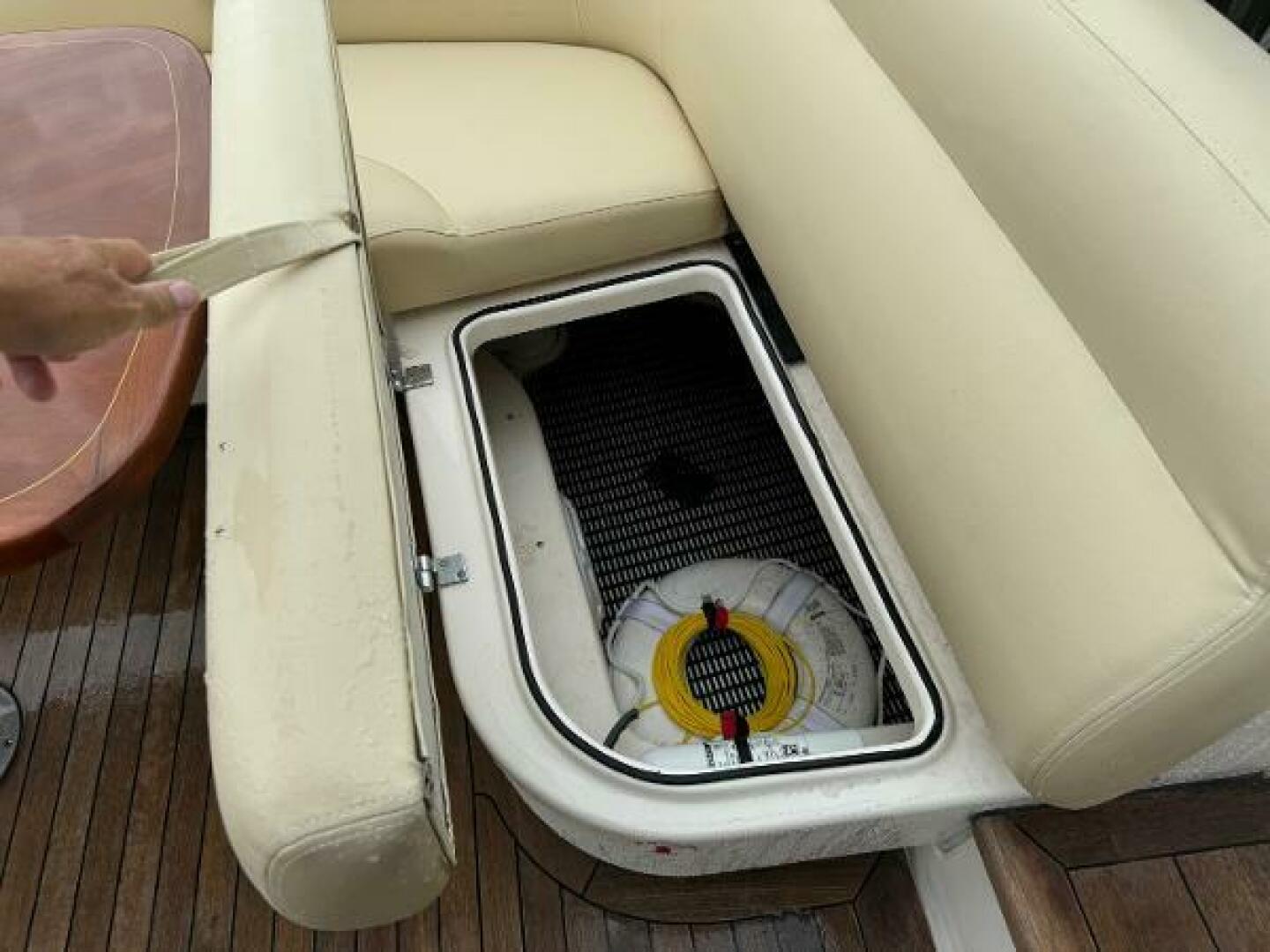 2010 Tiara Yachts 5800 Sovran - Image 20