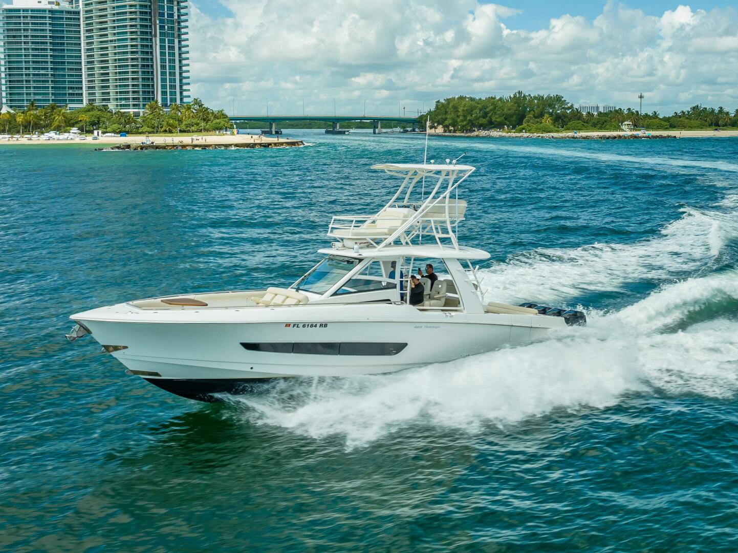 2016 Boston Whaler - Image 26