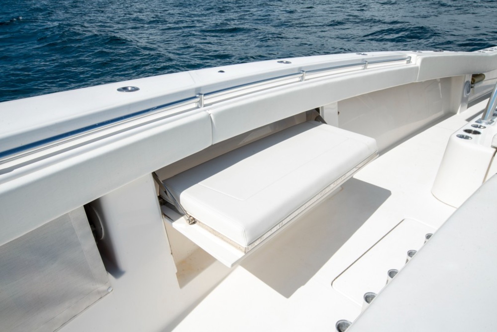 2011 Invincible 42CC - Image 16