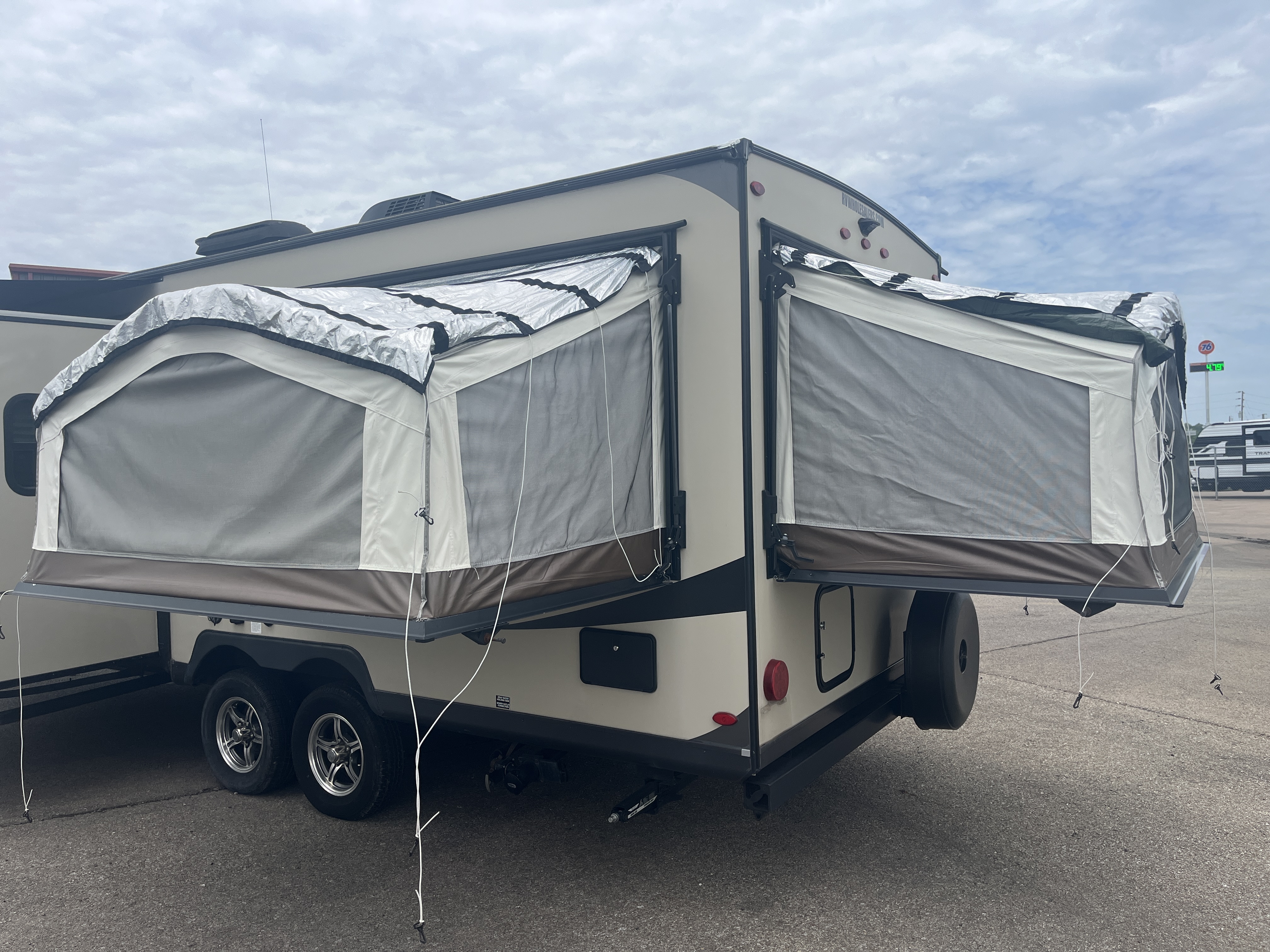 2019 FOREST RIVER ROO 233S - Image 4