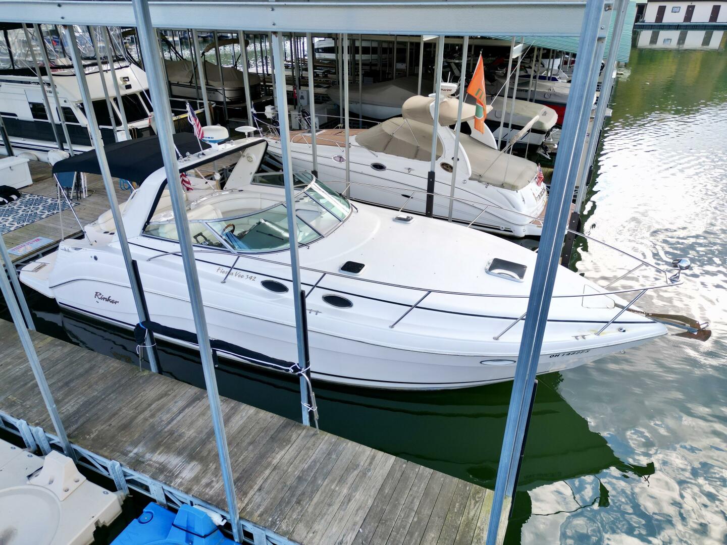 2004 Rinker 342 Fiesta Vee - Image 3