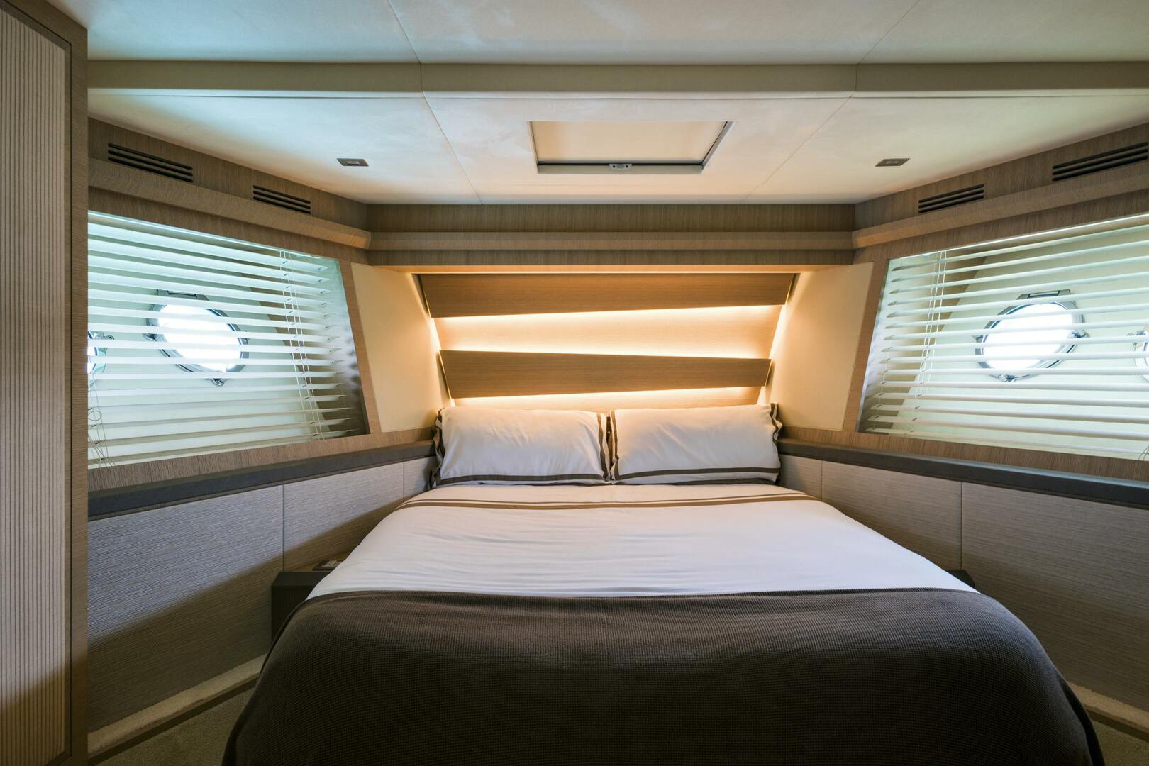 2016 Monte Carlo Yachts Custom - Image 18