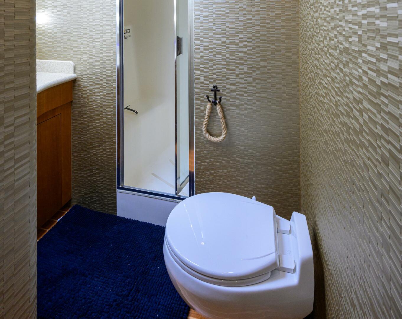 2001 Hatteras 43 Convertible Base - Image 27
