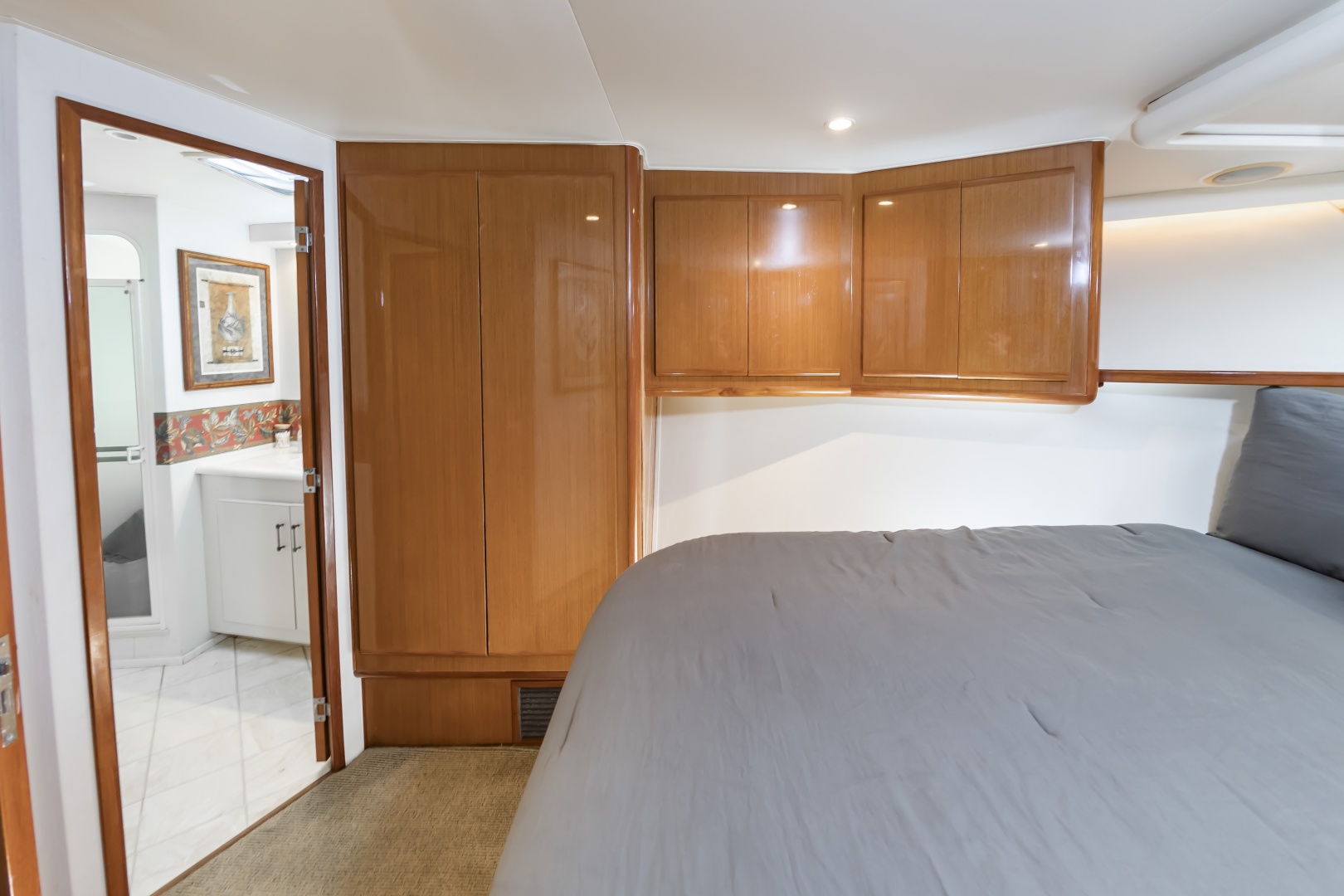 2000 Viking Cockpit Sport Yacht - Image 43