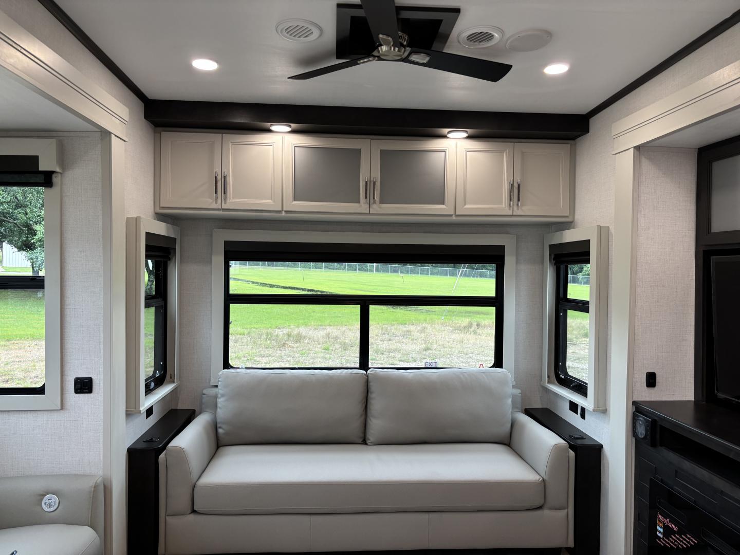 2026 Keystone Alpine 3303CK - Image 15