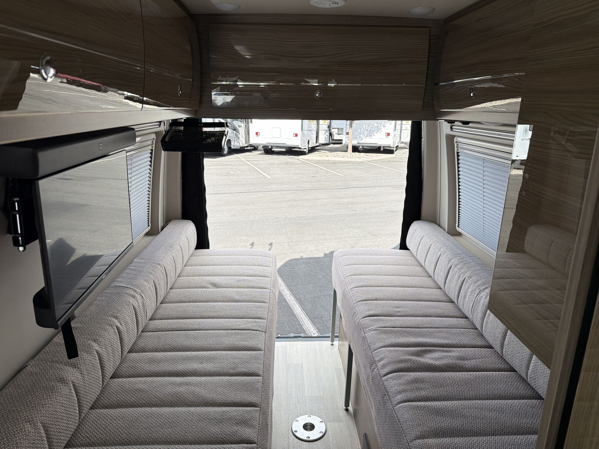 2020 Winnebago Boldt 70BL - Image 25