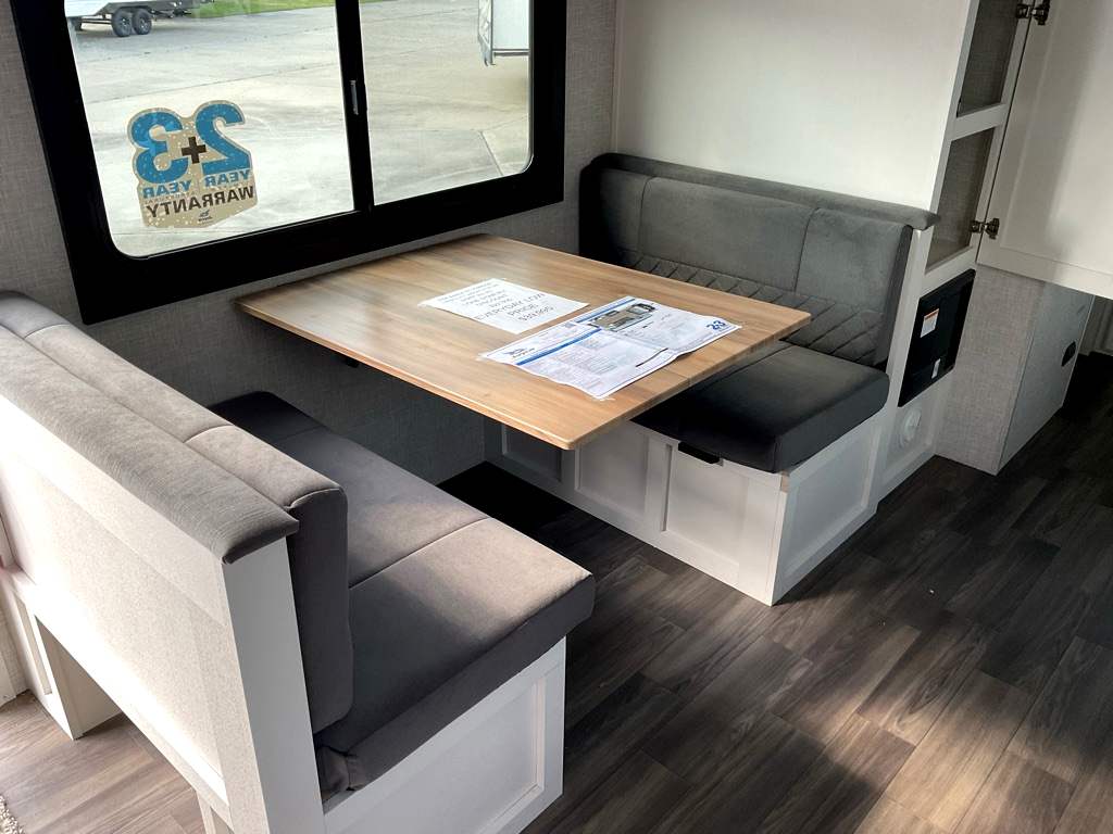 2025 JAYCO Eagle 230 MLCS HT - Image 18