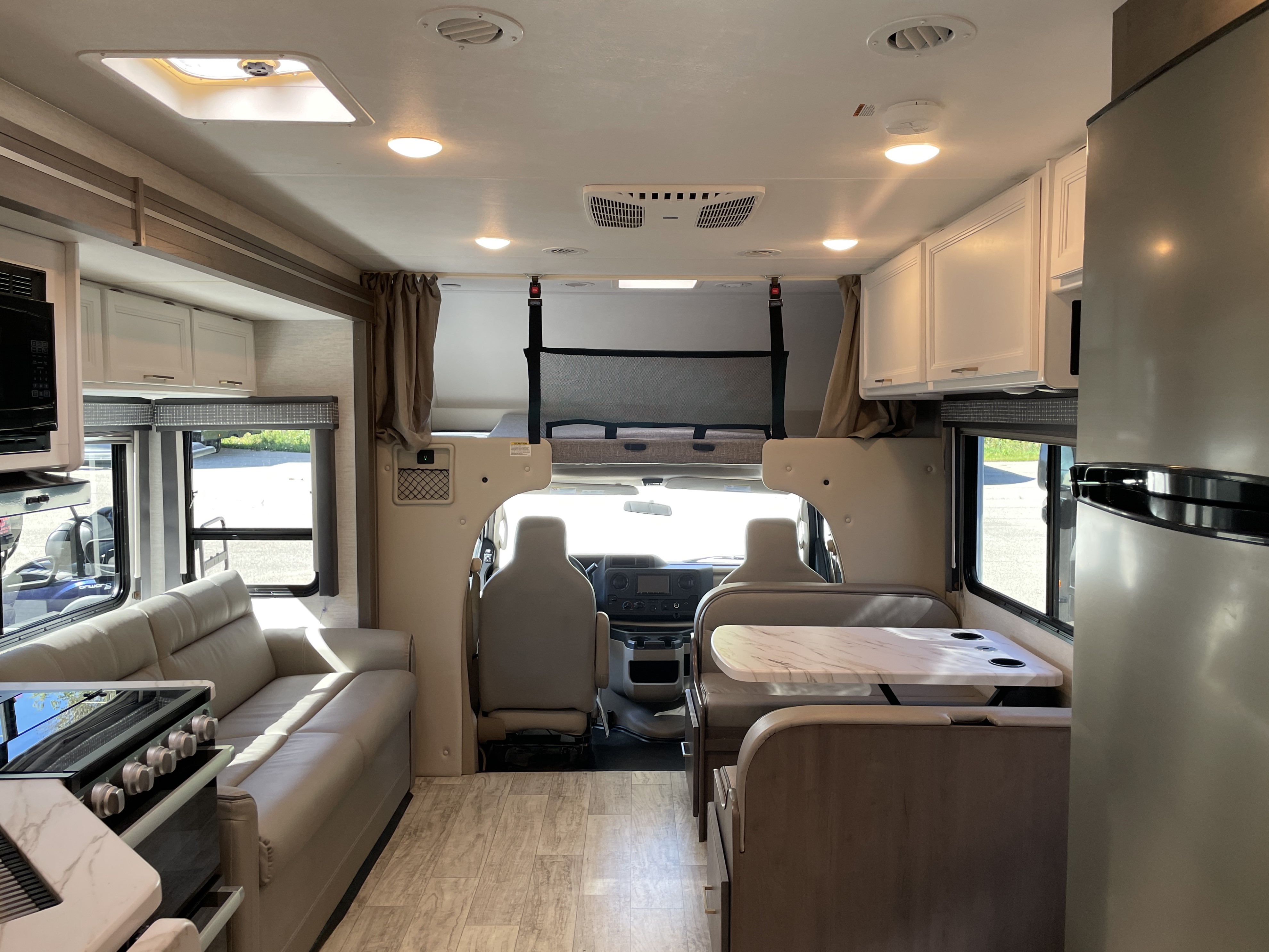 2024 Thor Motor Coach Chateau 27R - Image 11