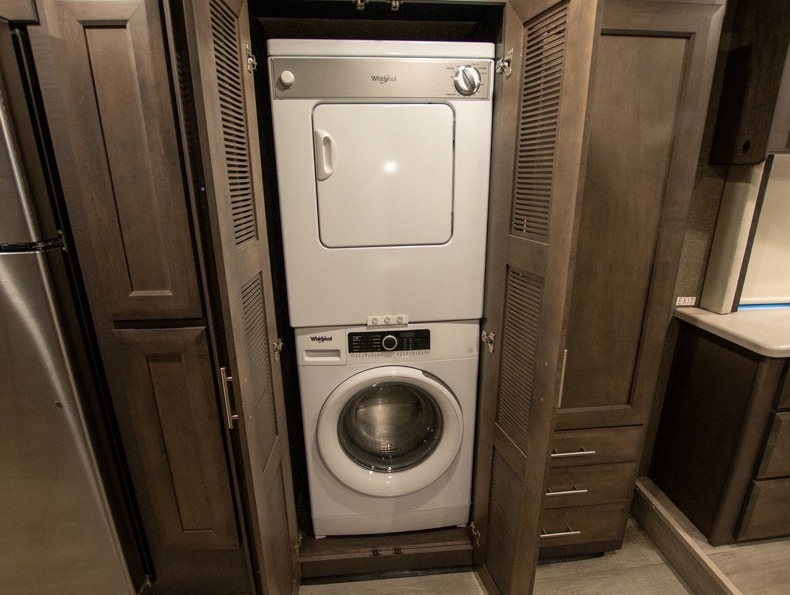 2022 Thor Motor Coach Palazzo 37.4 - Image 12