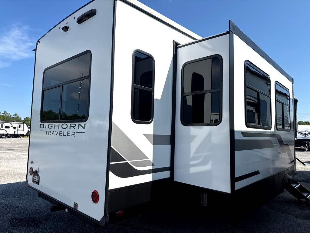 2024 HEARTLAND BIGHORN 32RS - Image 4
