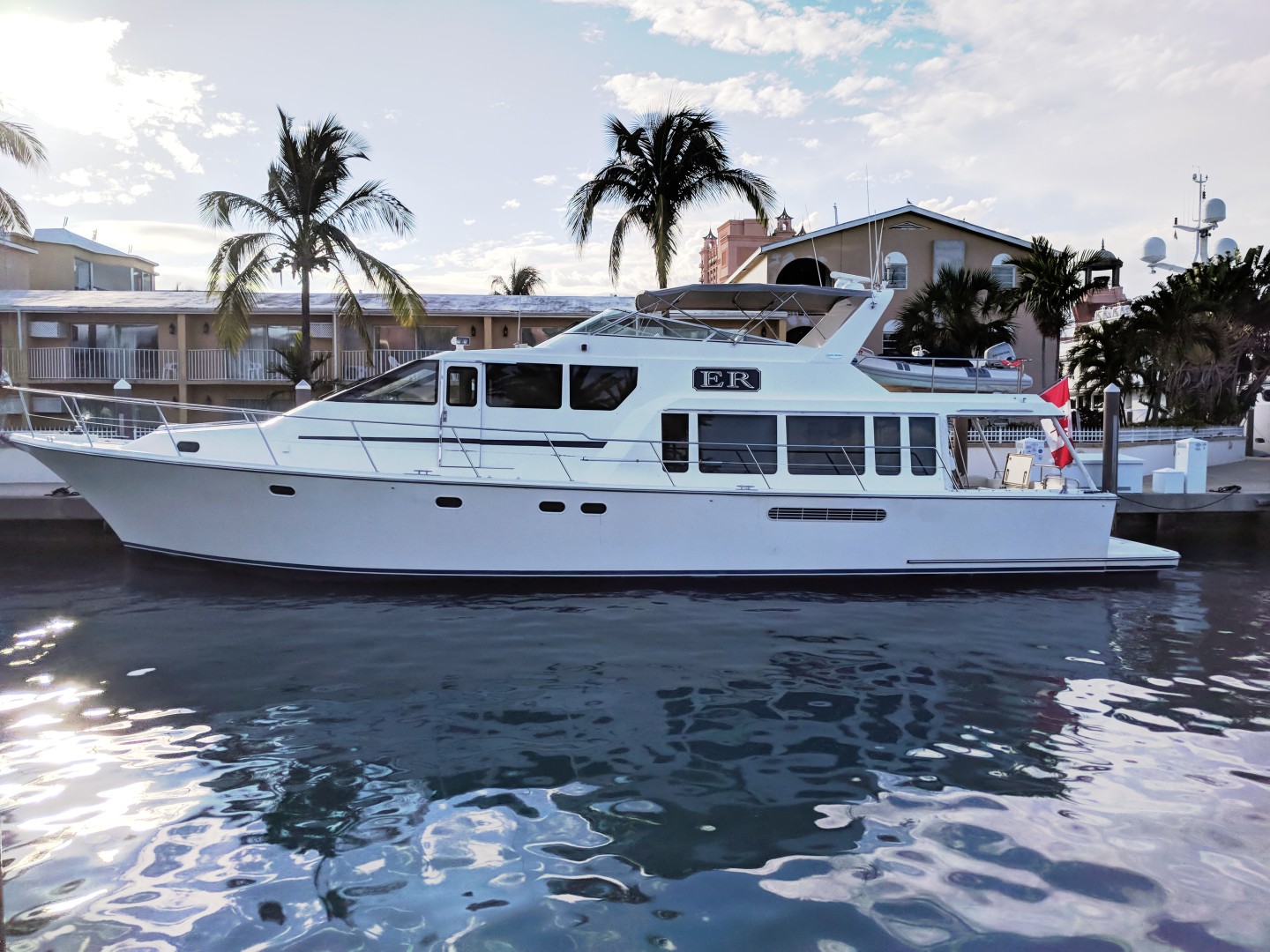 2000 Pacific Mariner 65 Motoryacht - Image 2