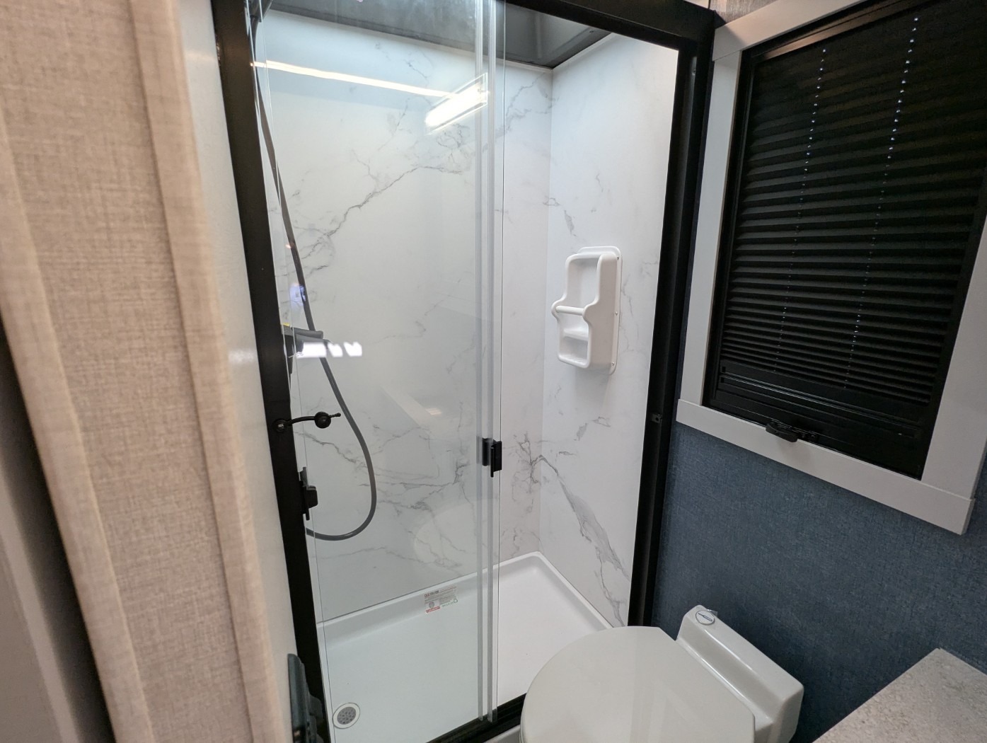 2026 Coachmen Euro 25TB - Image 19