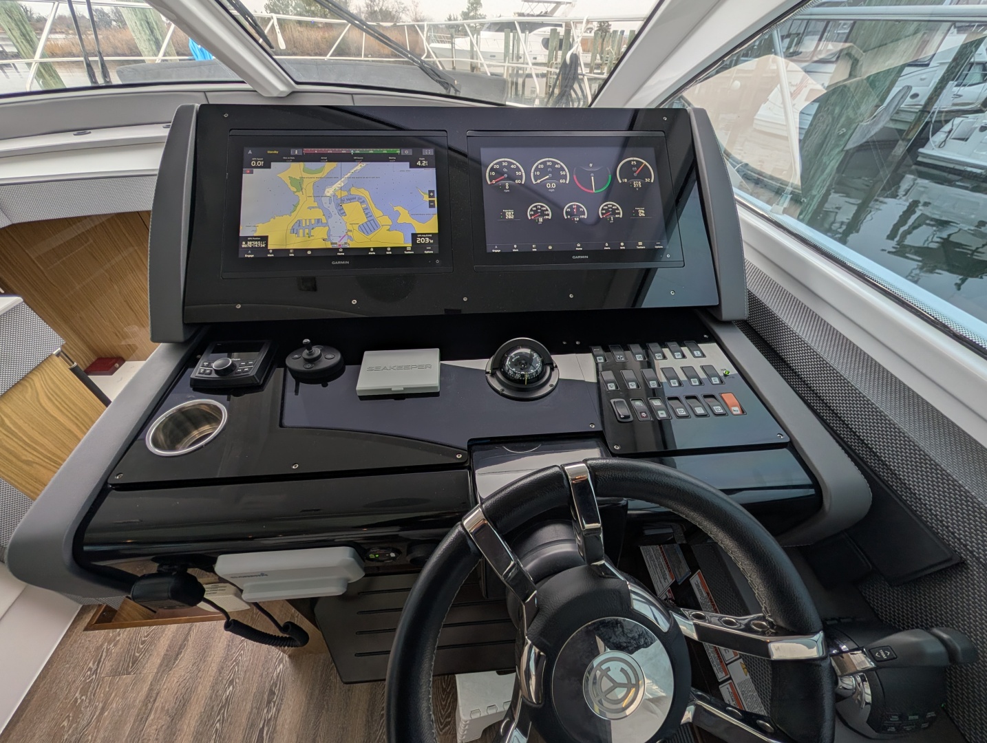 2022 Cruisers Yachts 54 Cantius - Image 17