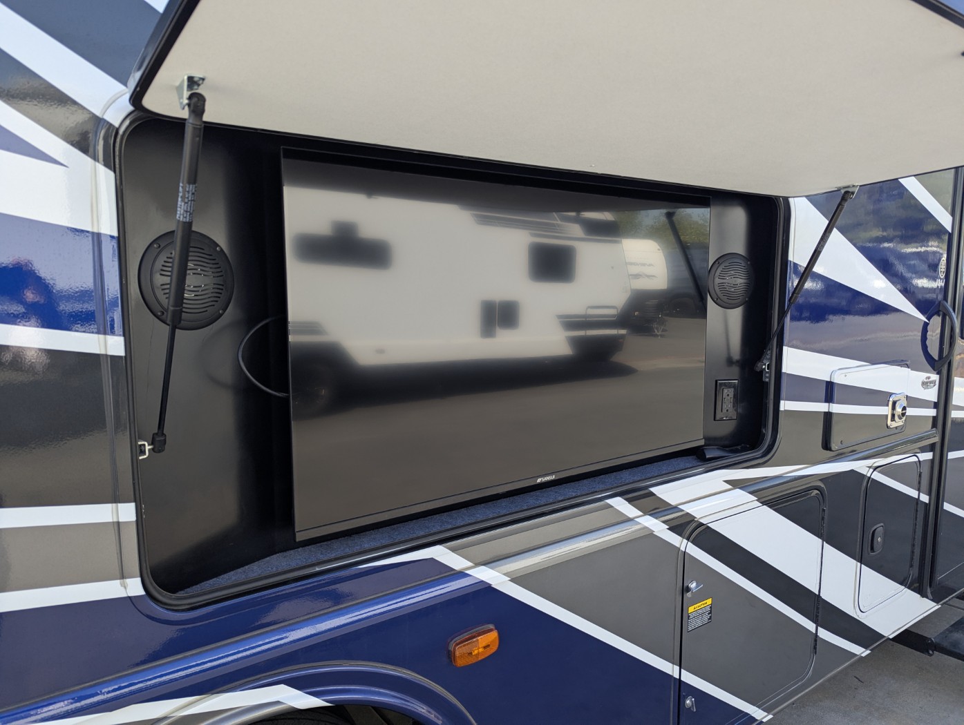 2024 Holiday Rambler Eclipse 34J - Image 7