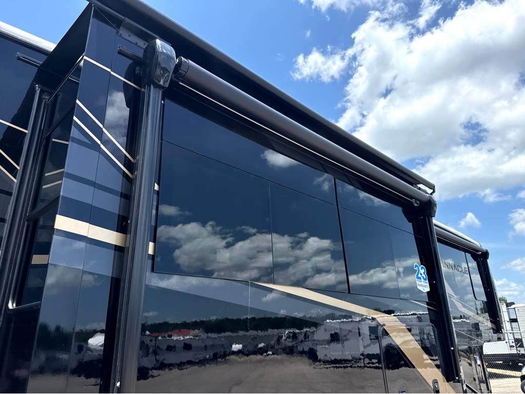 2027 JAYCO PINNACLE 32RLTS - Image 5
