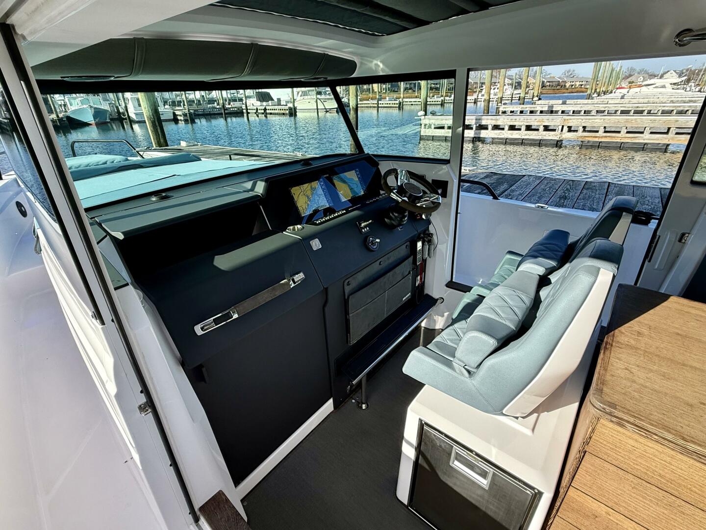 2023 Axopar 37 Cross Cabin - Image 28