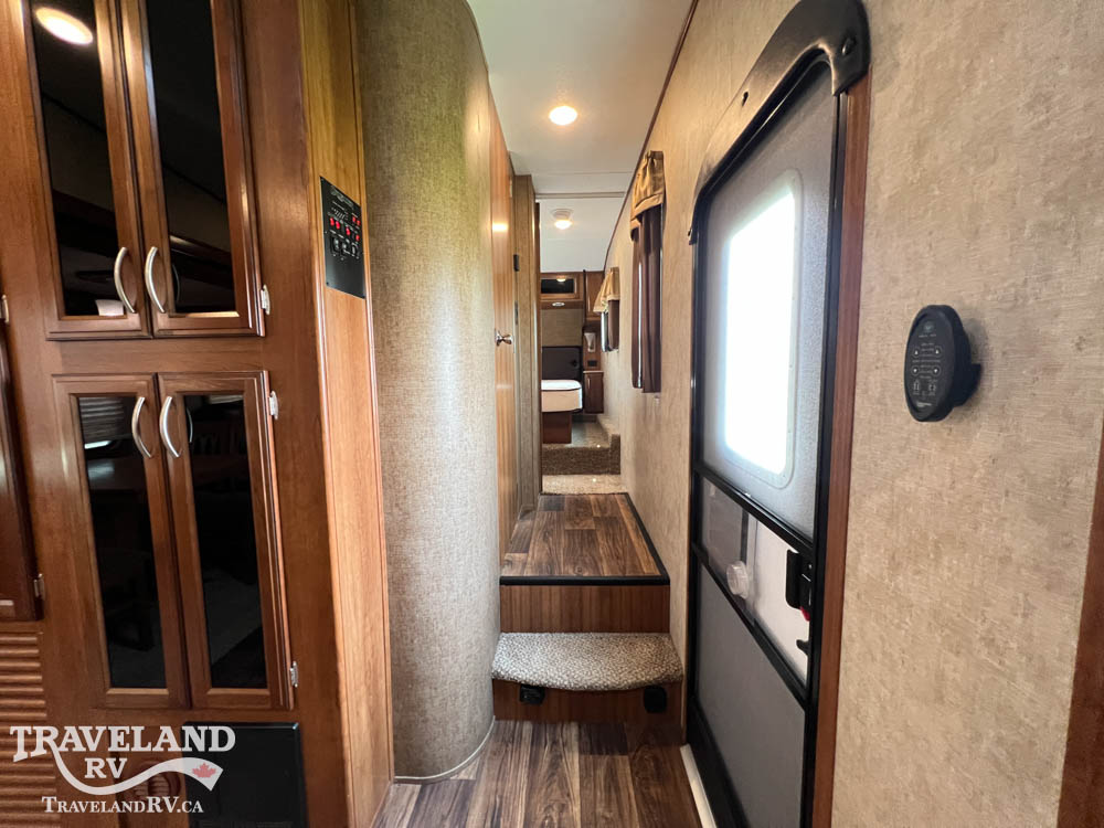 2015 Prime Time Crusader 295RST - Image 32