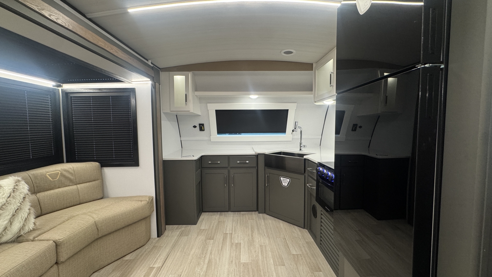2026 Keystone Bullet Premium 265FKS - Image 16