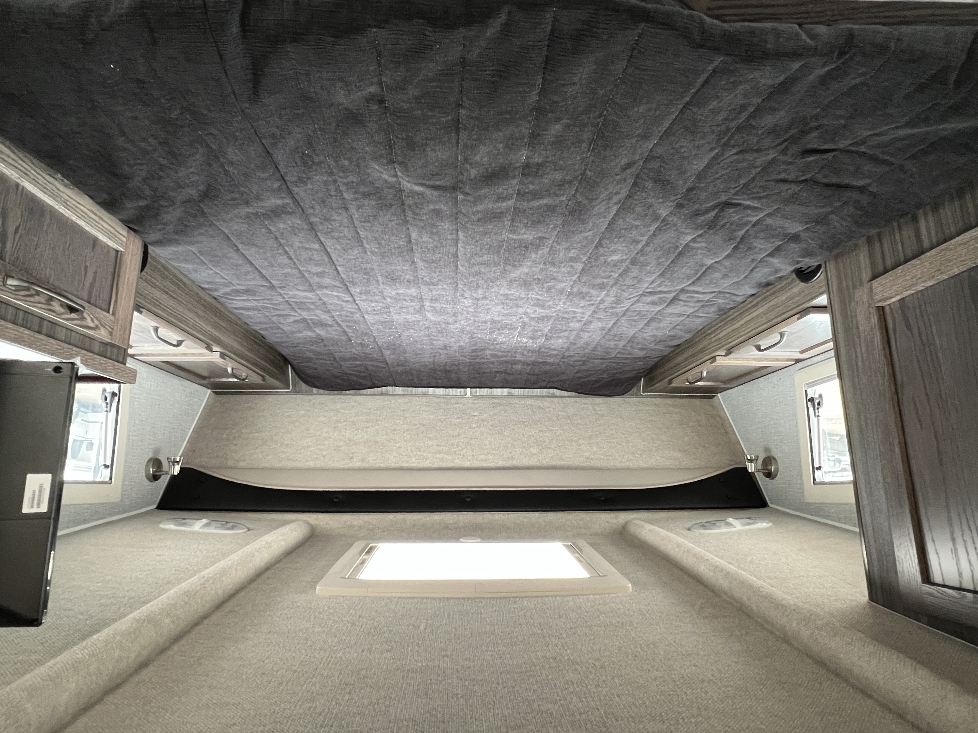 2027 NORTHERN LITE LIMITED EDITION 8-11 EX DRY BATH - Image 4