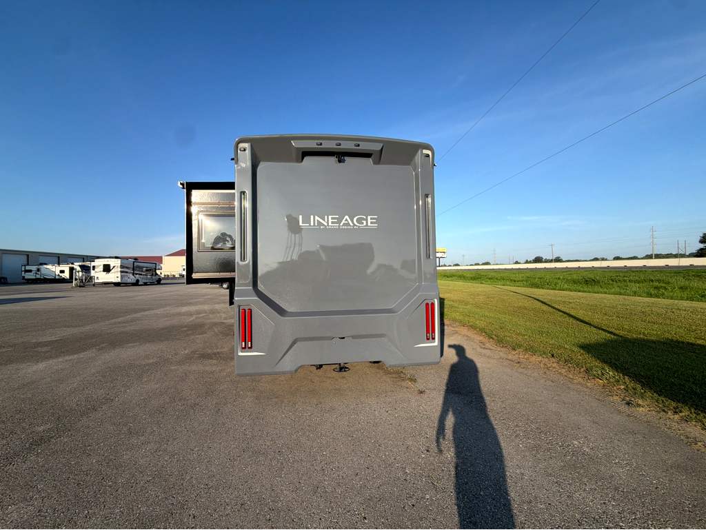 2027 Grand Design Lineage Series M 25FW - Image 4
