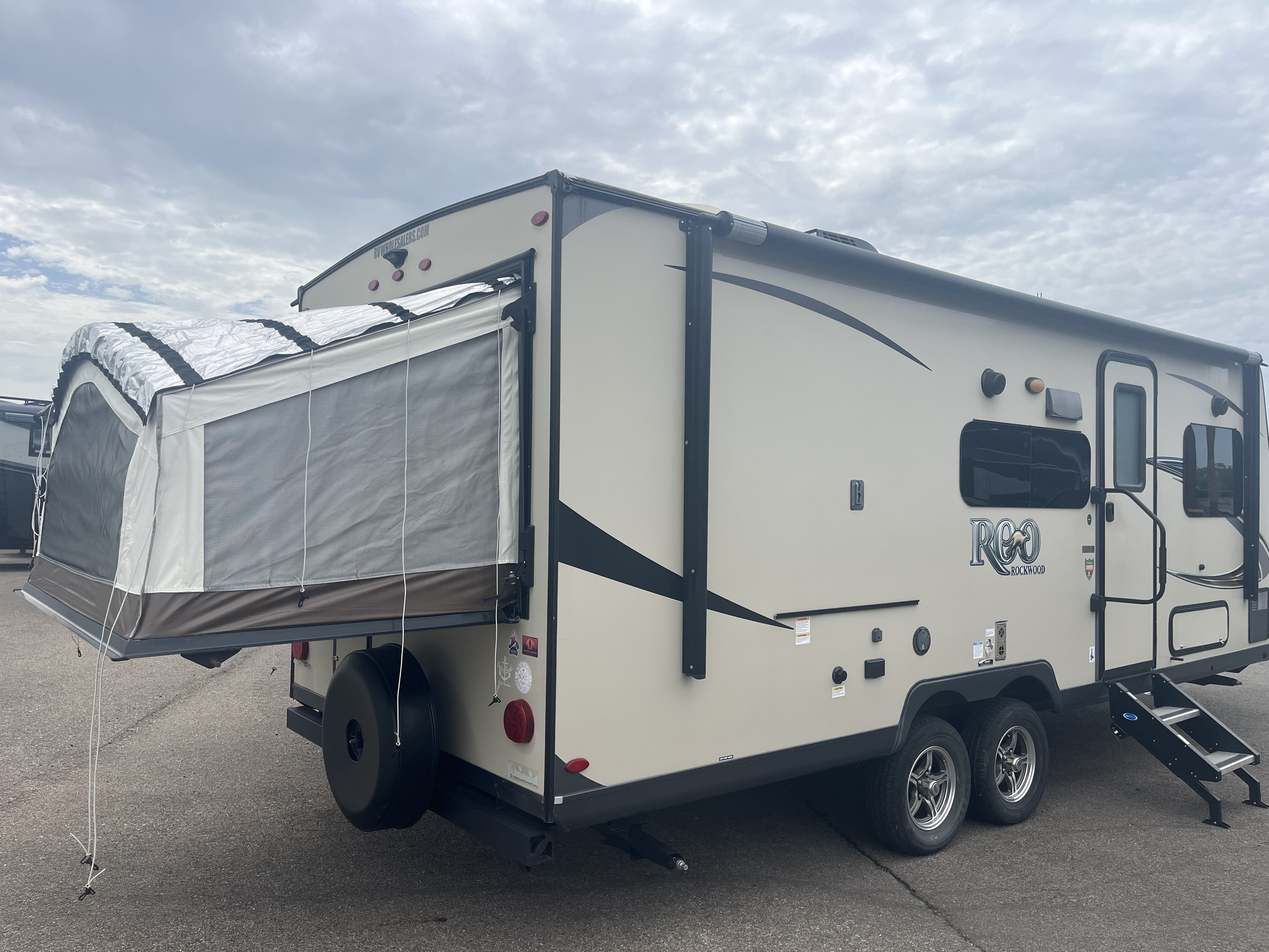 2019 FOREST RIVER ROO 233S - Image 3