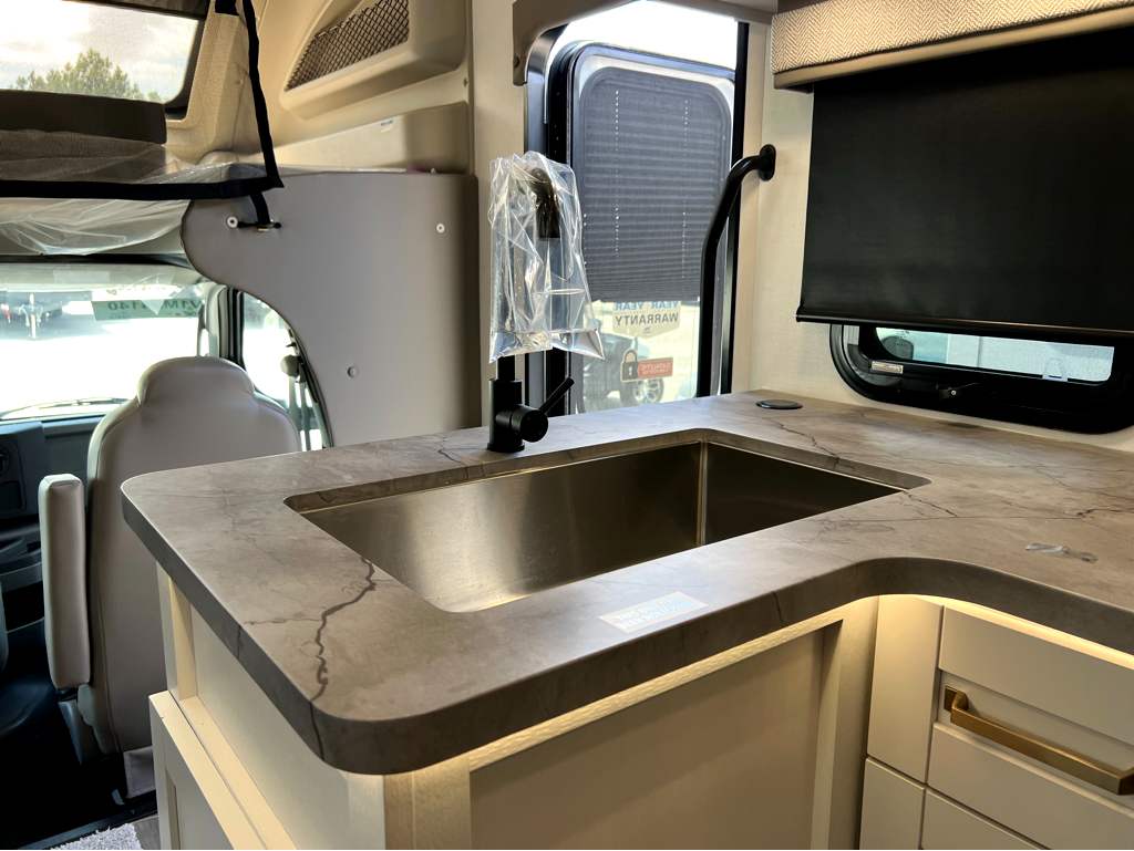 2027 JAYCO GREYHAWK 30Z - Image 10