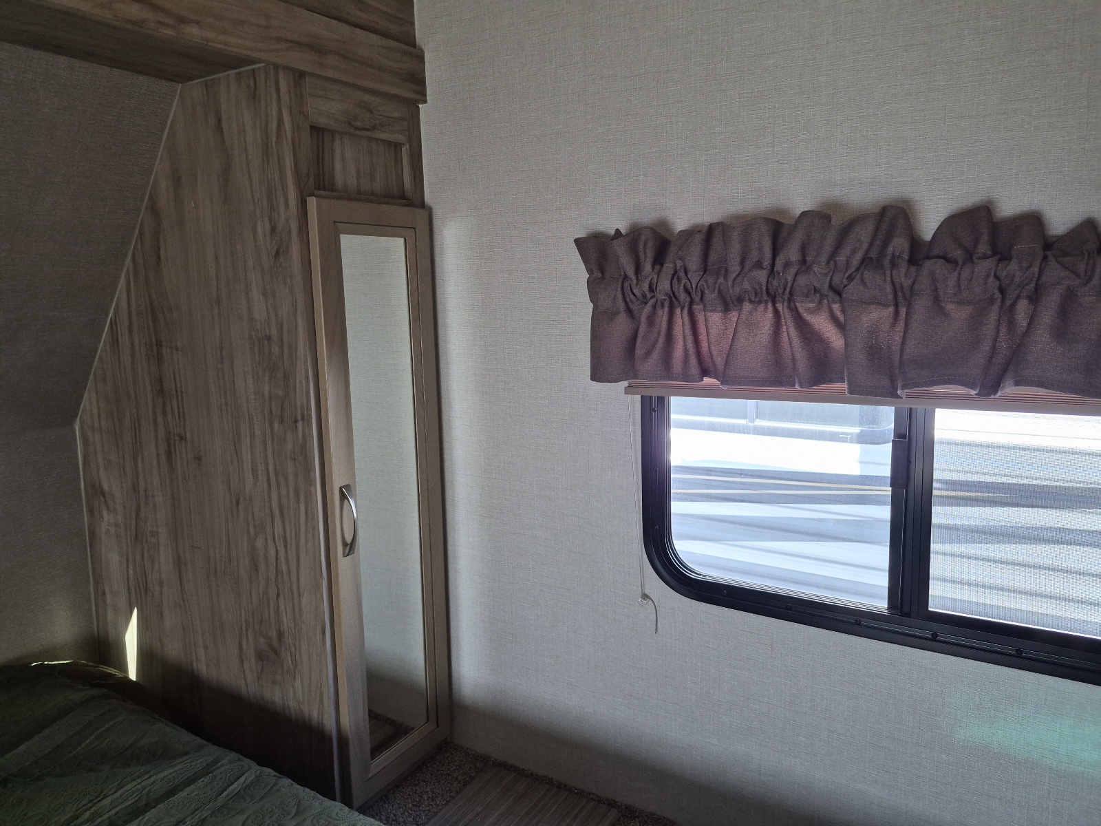 2020 Palomino Solaire Ultra-Lite 249 RBS - Image 15