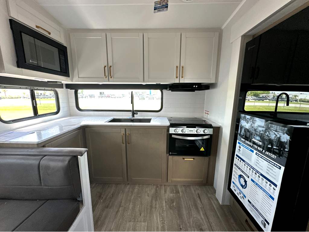 2027 JAYCO EAGLE SLE 24MLE - Image 12