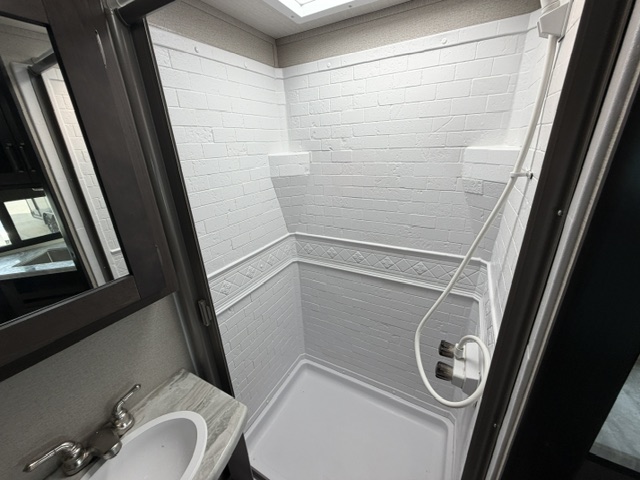 2021 GRAND DESIGN TRANSCEND XPLORER 240ML - Image 18