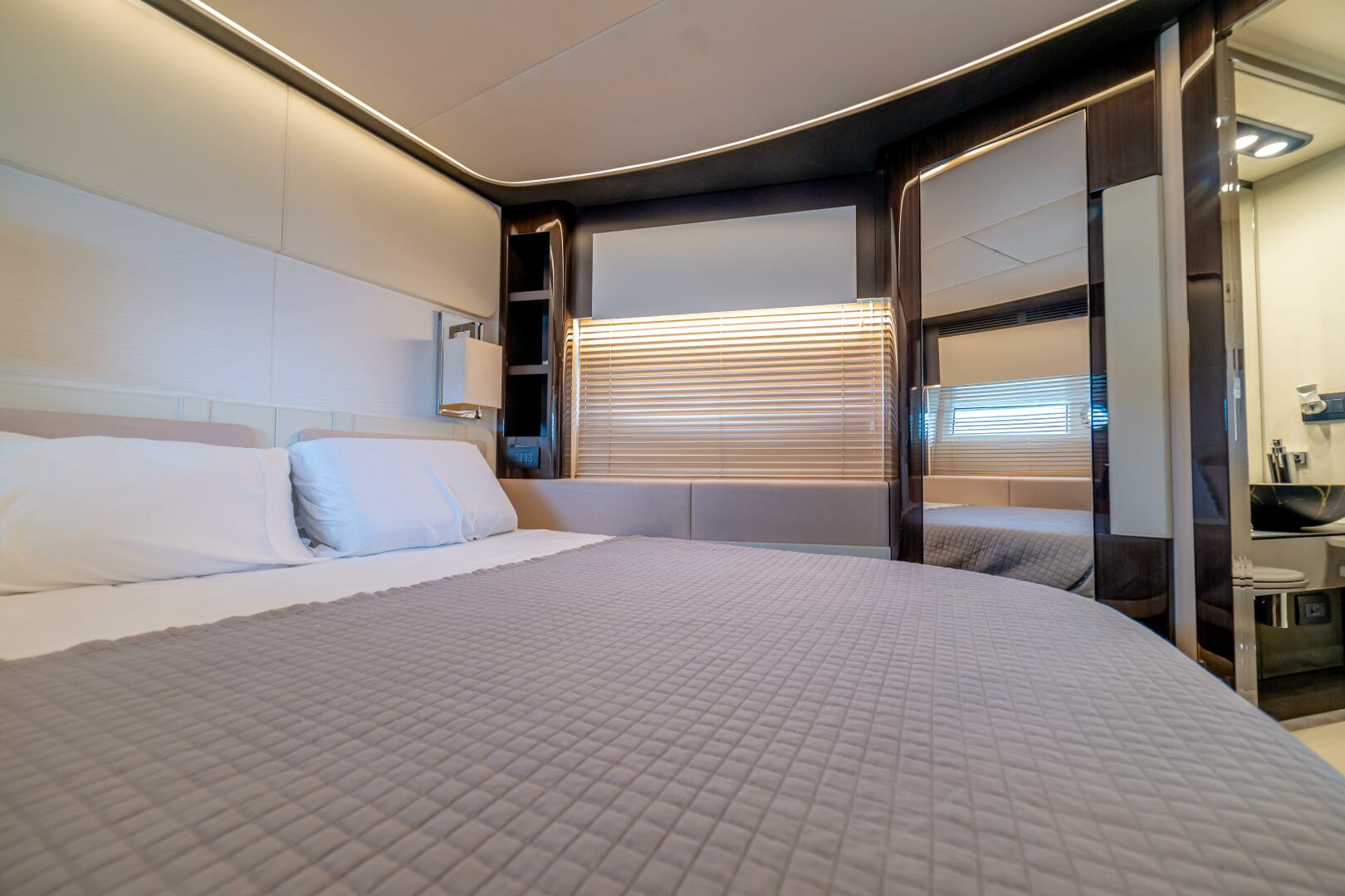 2017 Azimut 77S - Image 73