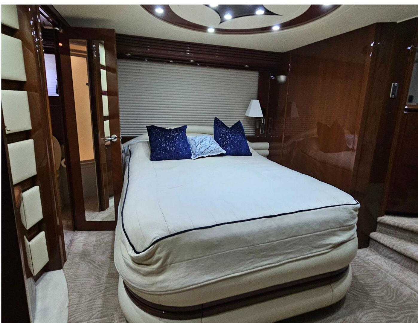 2006 Marquis 65 - Image 29