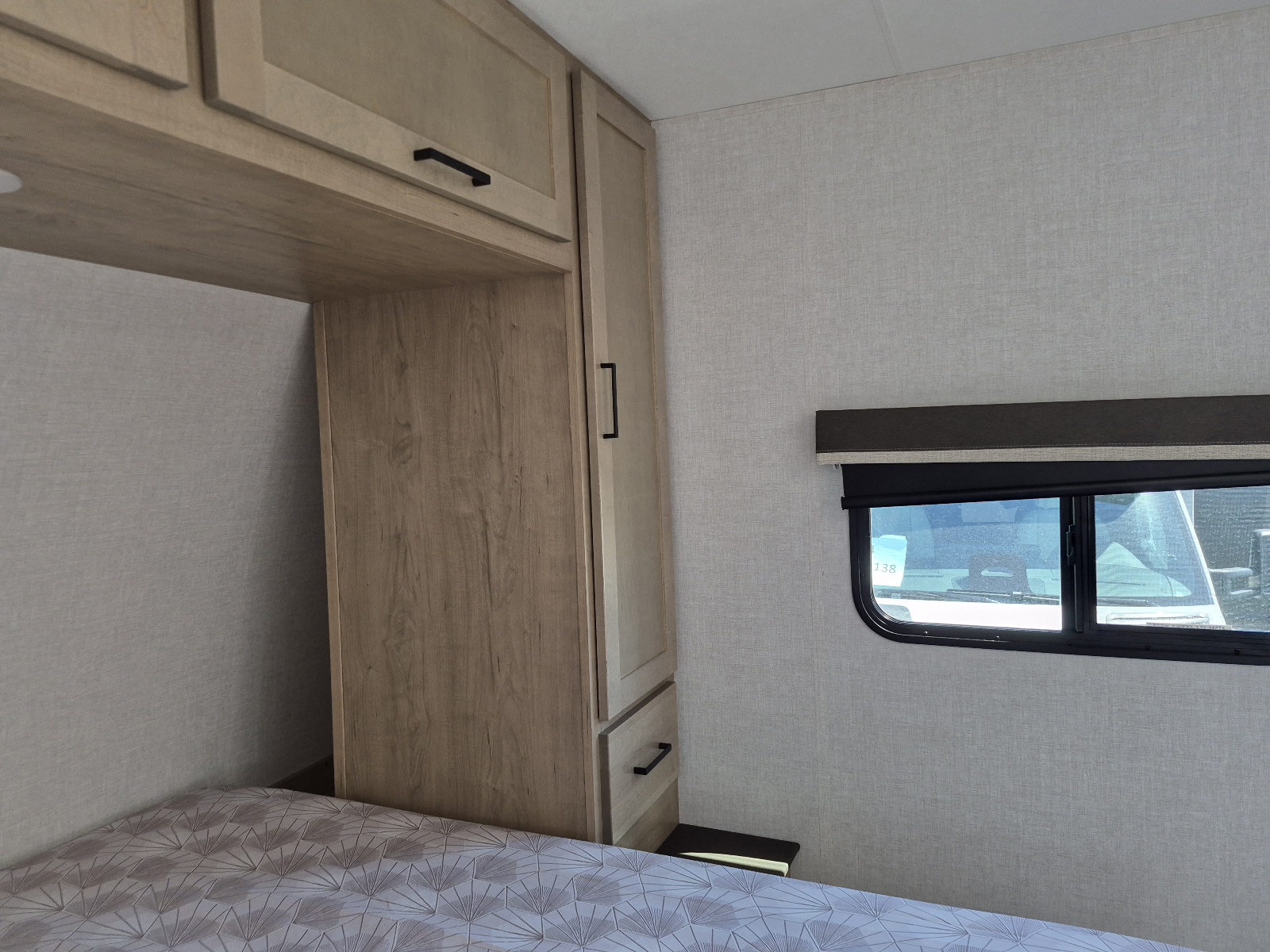 2027 Ember RV E-Series 26ETS - Image 15