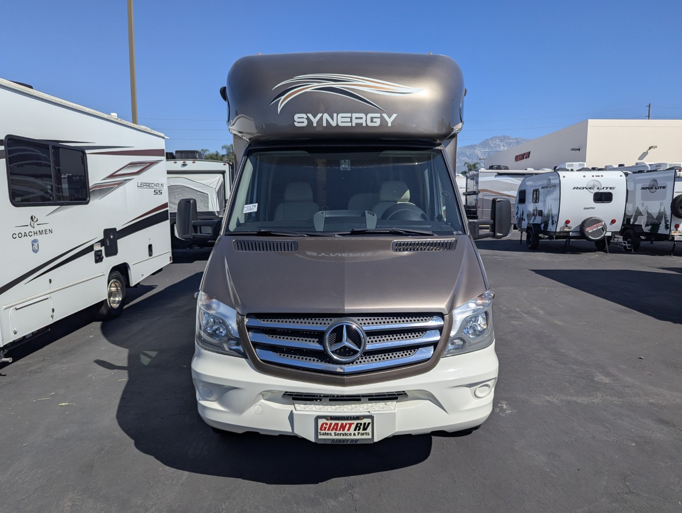2018 Thor Motor Coach Synergy SD24 - Image 2