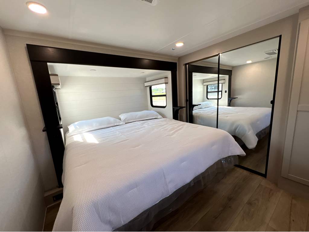 2026 JAYCO SEISMIC 395 - Image 24