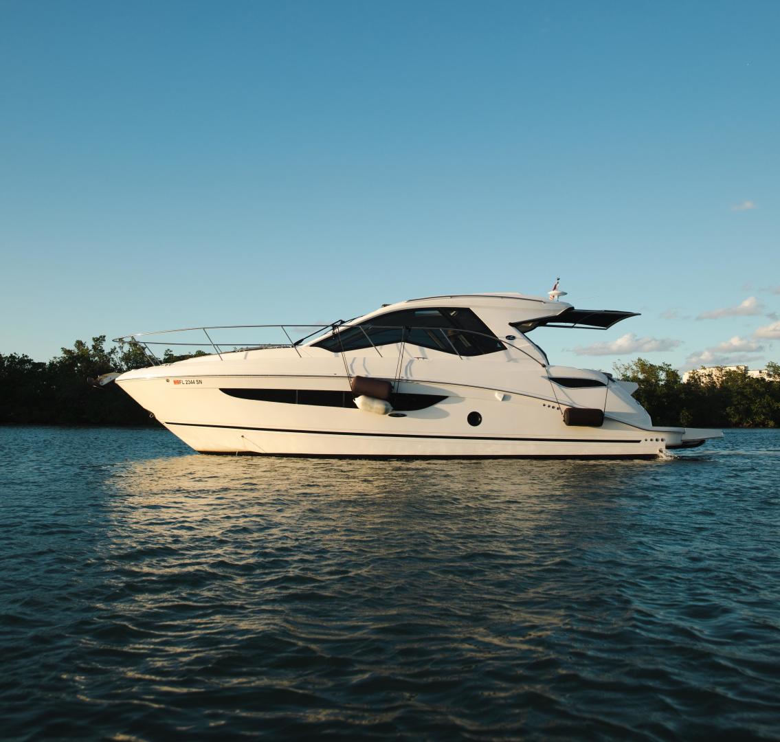 2019 Sea Ray Sundancer Coupe - Image 1
