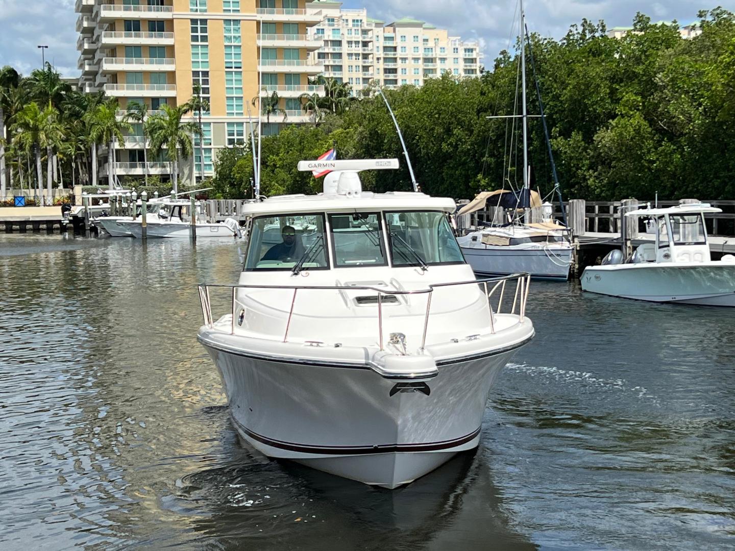 2016 Pursuit OS 385 Offshore - Image 3