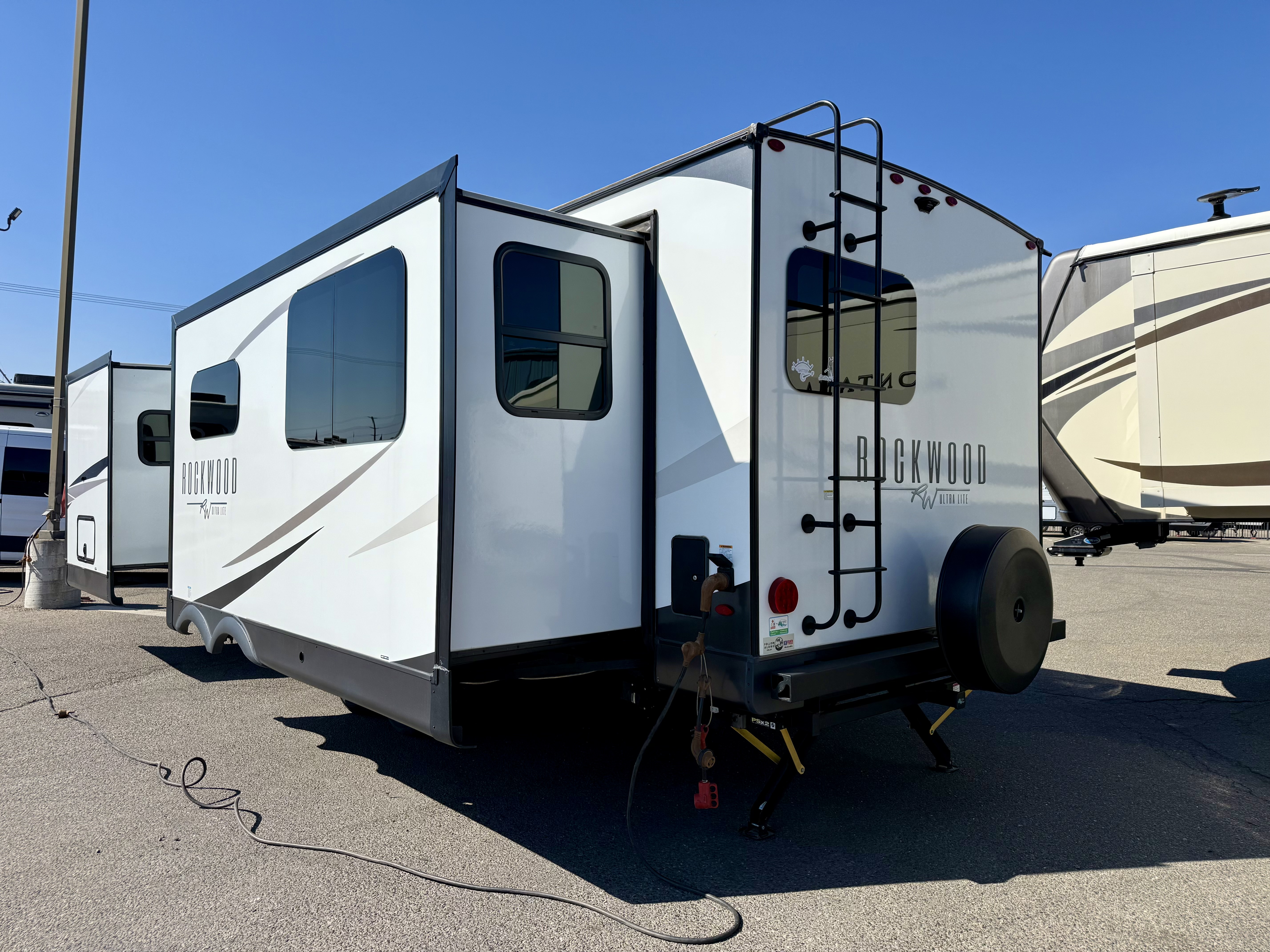2023 Forest River Rockwood Ultra Lite 2720IK - Image 3