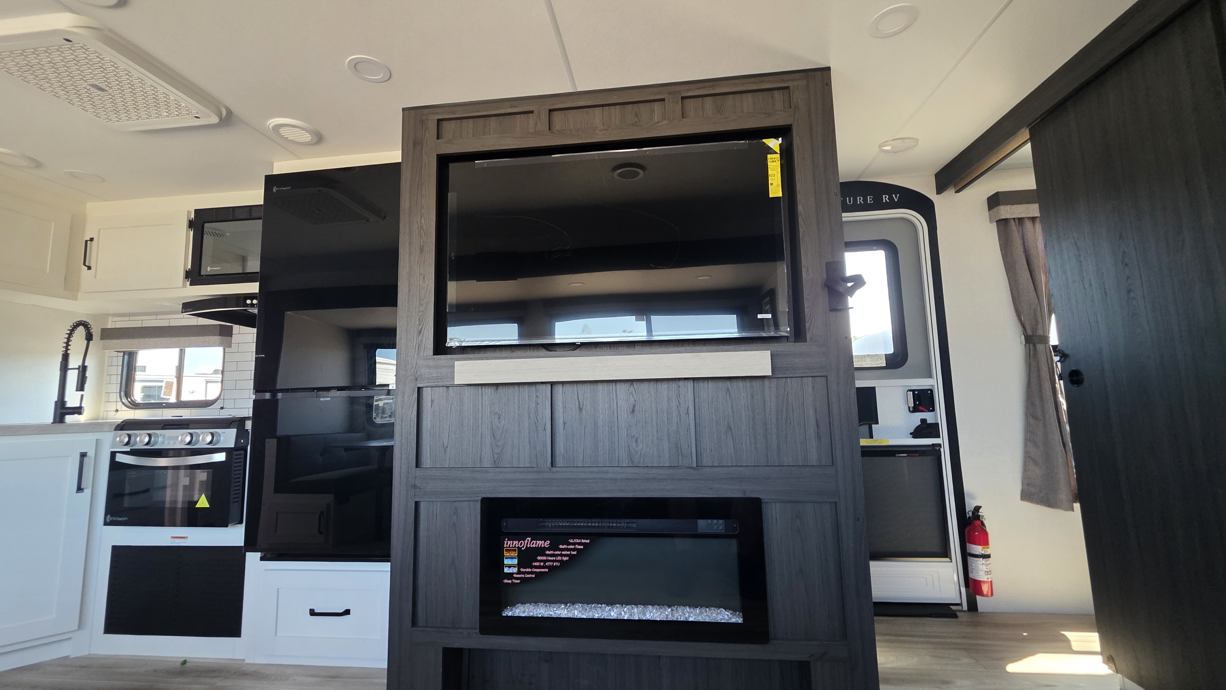2027 VENTURE RV SIENNA 311VDB - Image 19