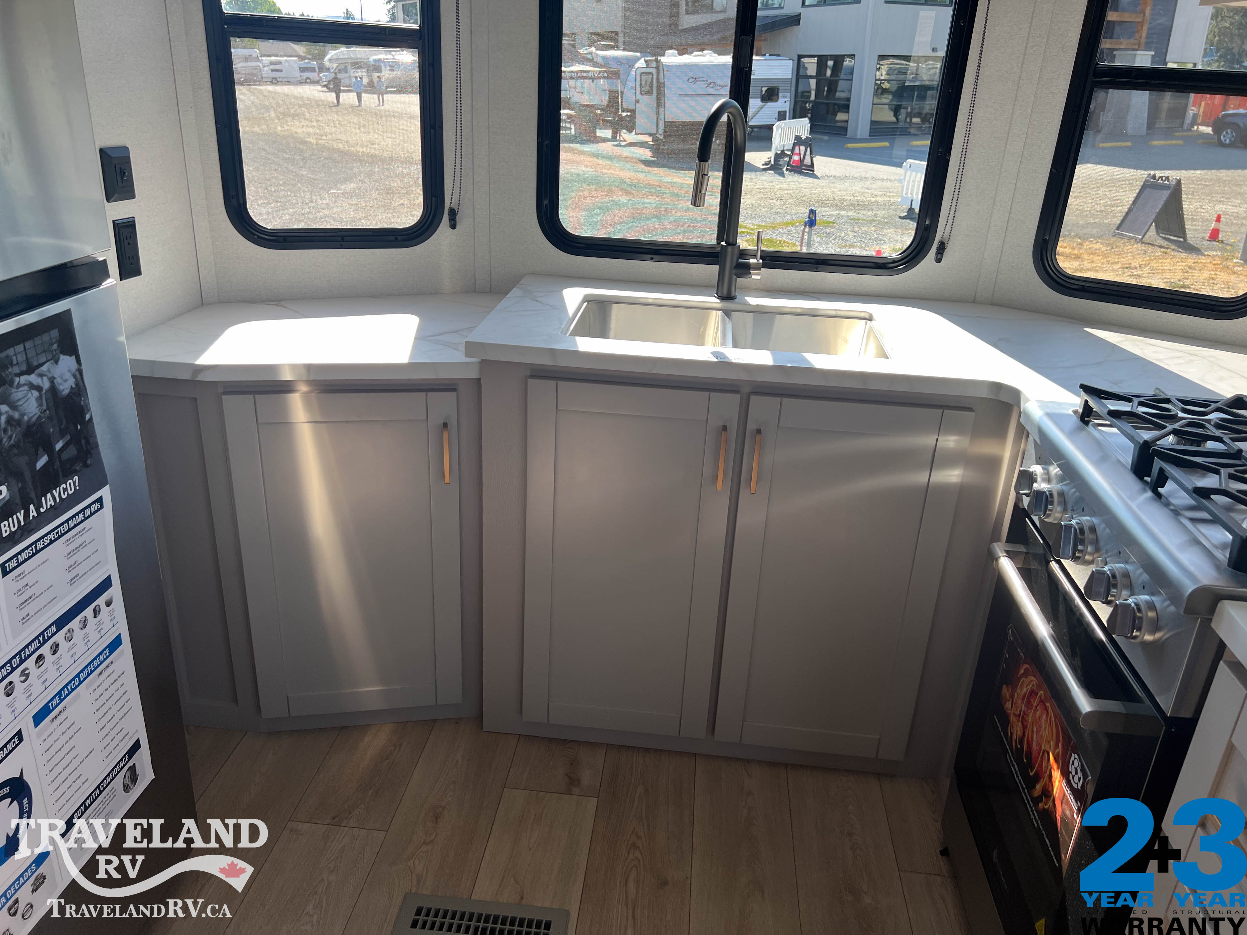 2027 Jayco Jay Flight Bungalow 404LOFT - Image 16
