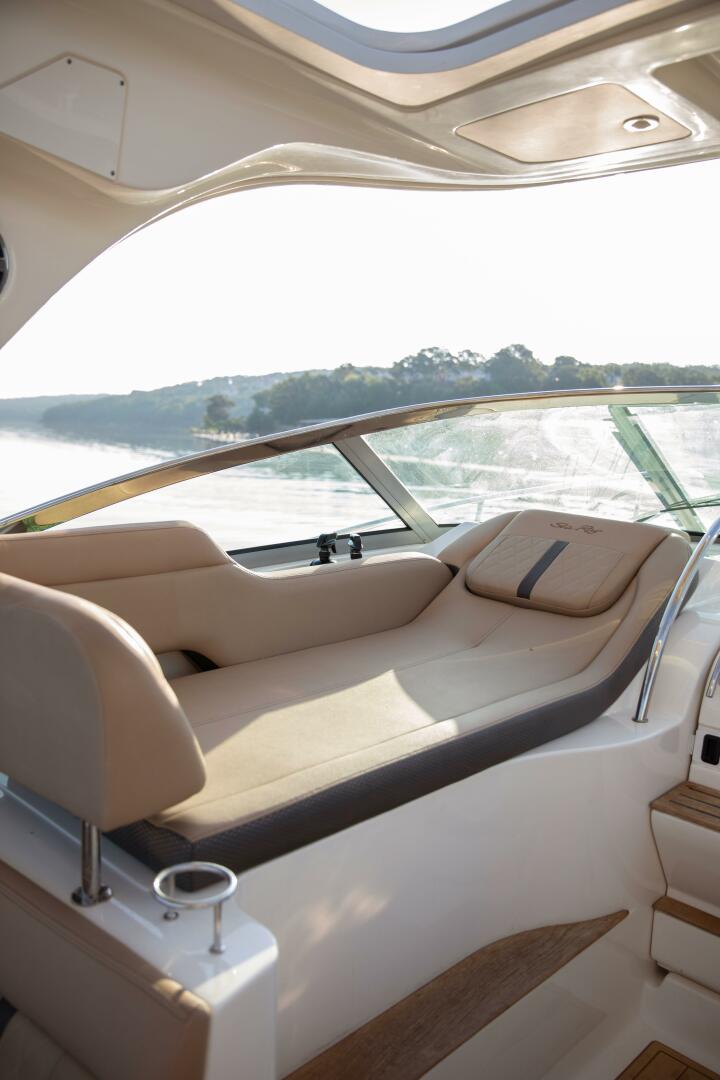 2016 Sea Ray Sundancer 350 - Image 60