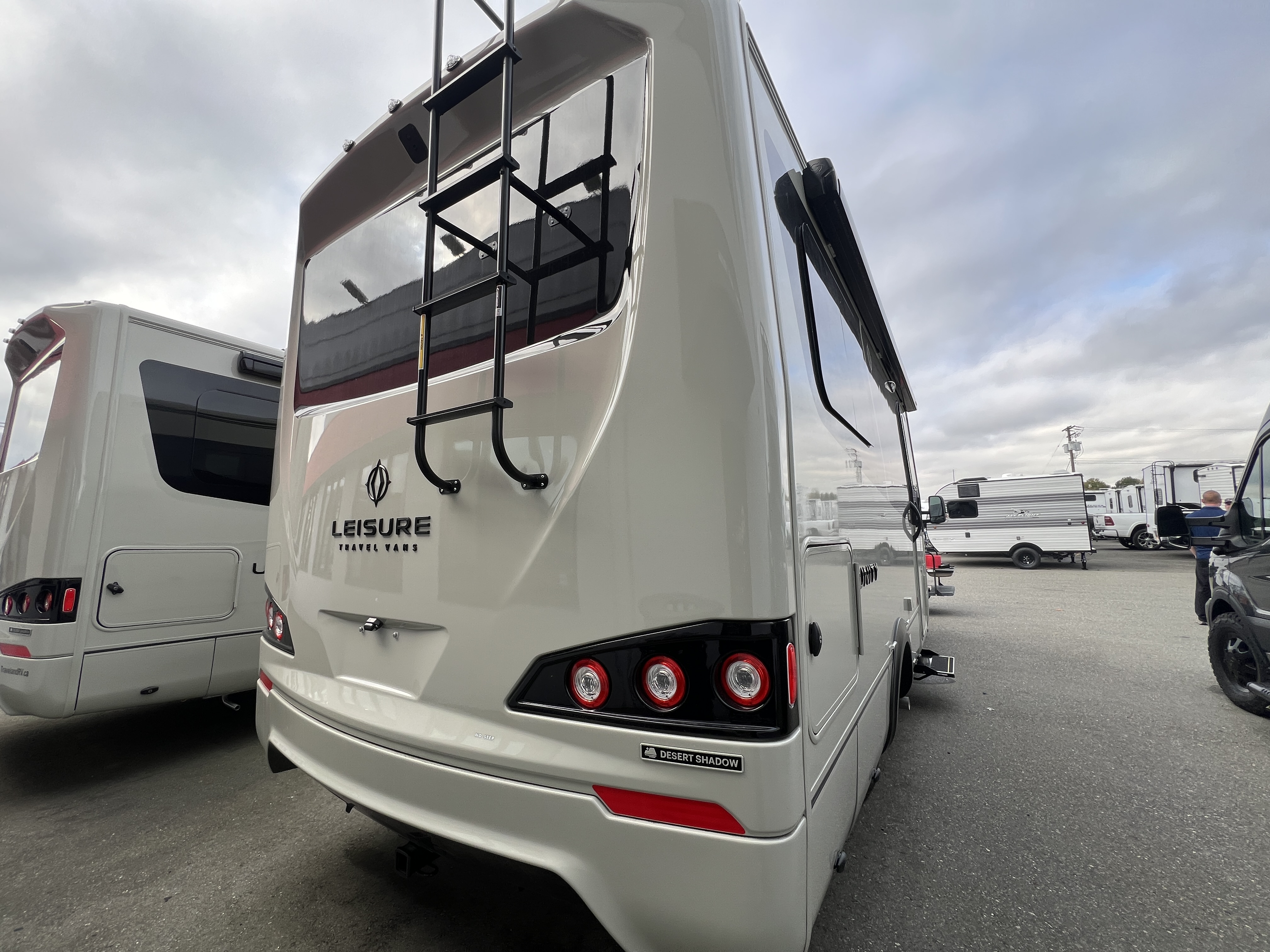 2027 Leisure Travel UNITY U24TB-AWD - Image 4