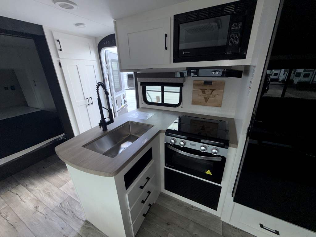 2026 VENTURE RV SIENNA 281VQB - Image 18