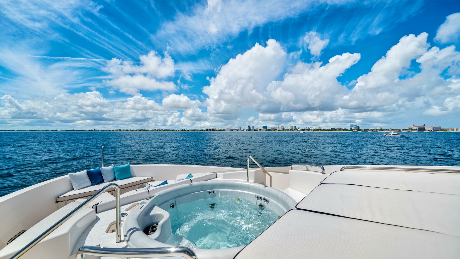 2025 Horizon Raised Pilothouse - Image 45
