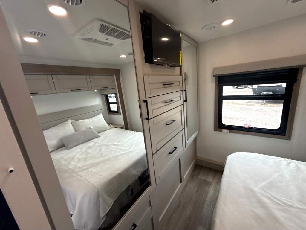 2027 ENTEGRA COACH ODYSSEY 29V - Image 27