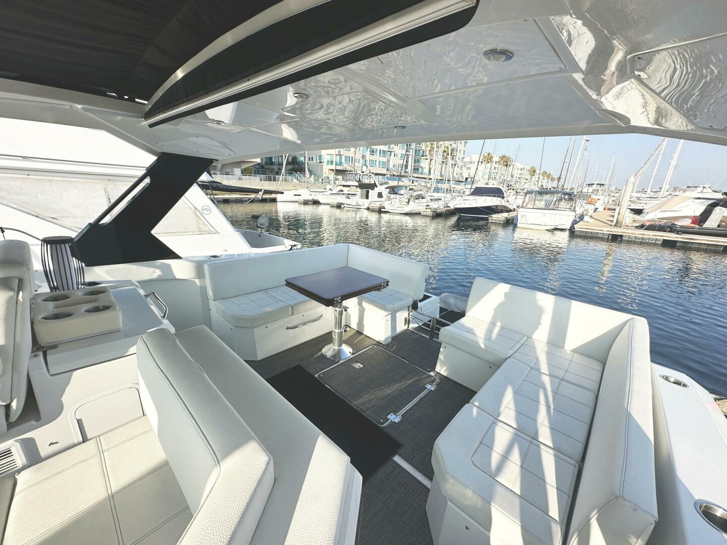 2017 Cruisers Yachts 390 Express Coupe - Image 54