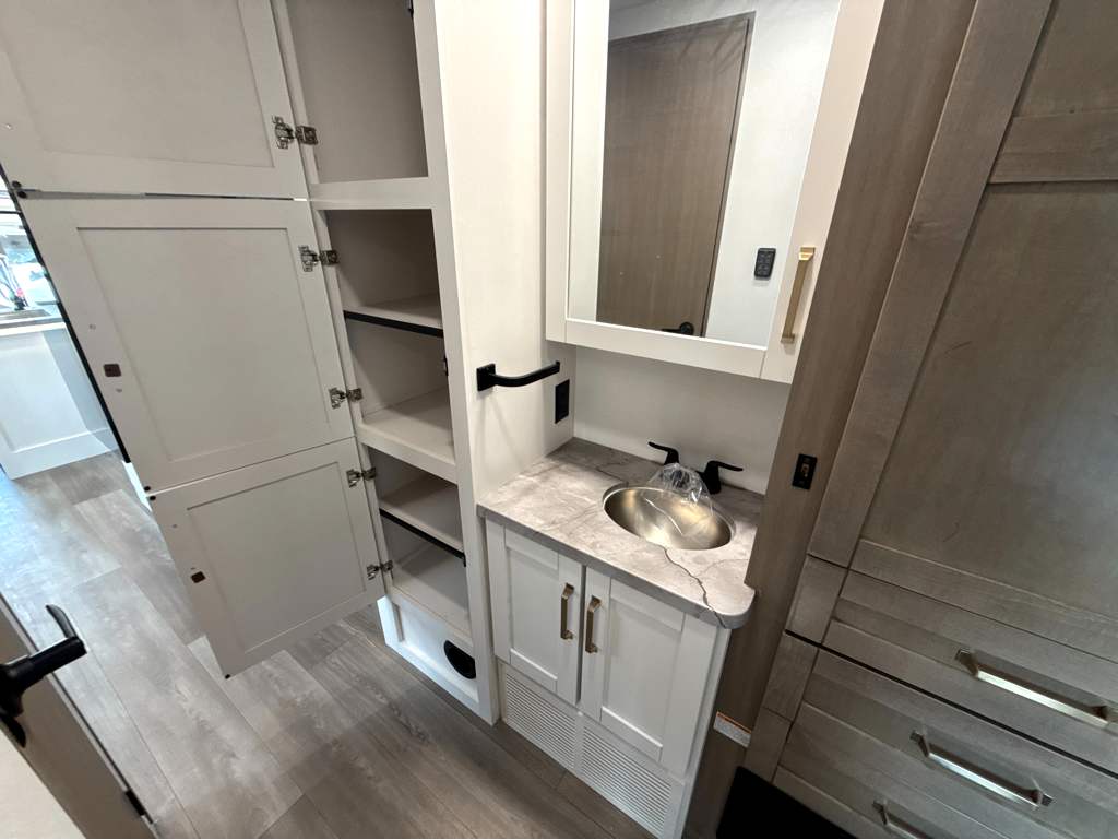 2027 JAYCO GREYHAWK 30Z - Image 25