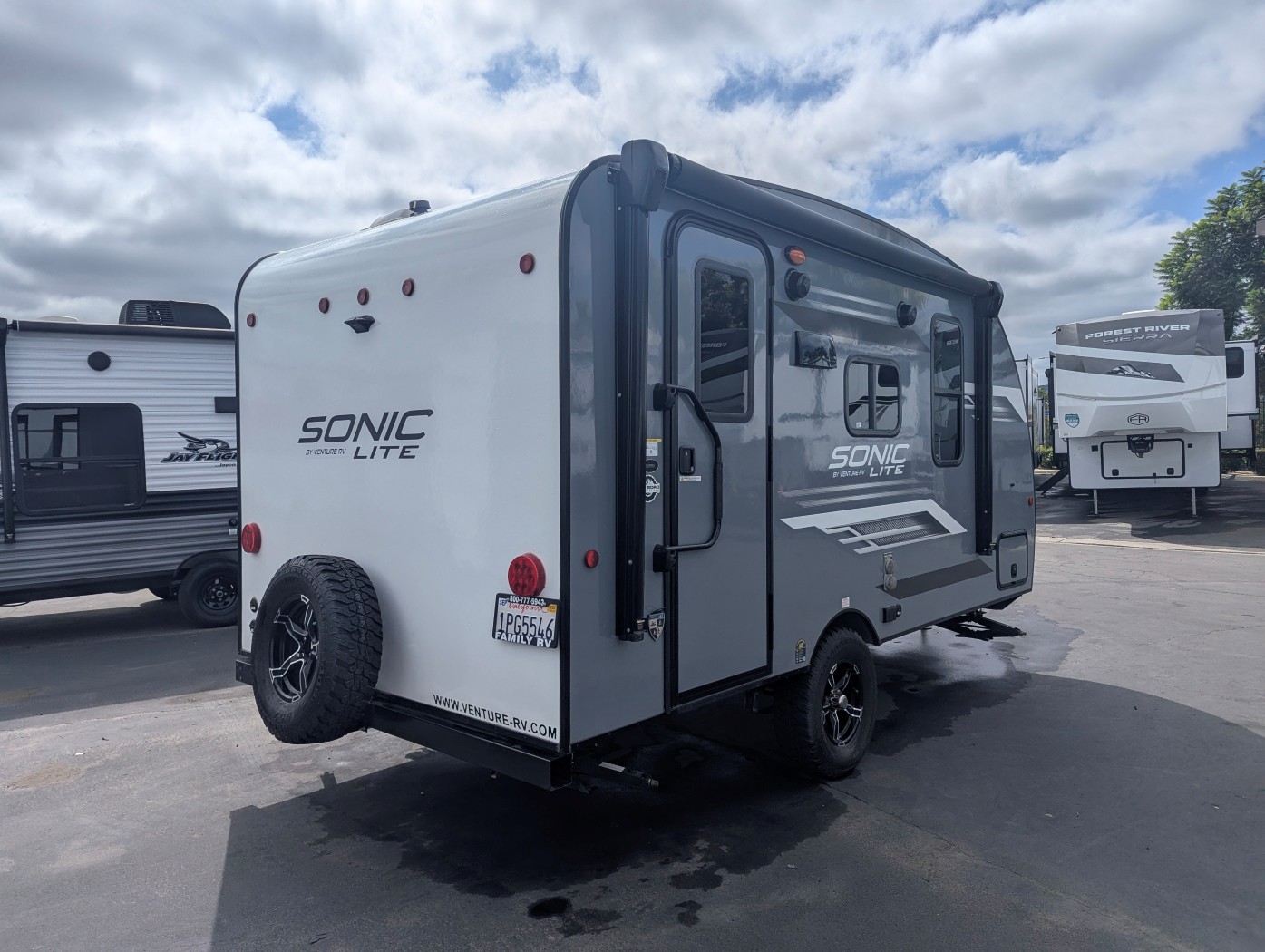 2023 Venture RV Sonic Lite 150VRK - Image 5