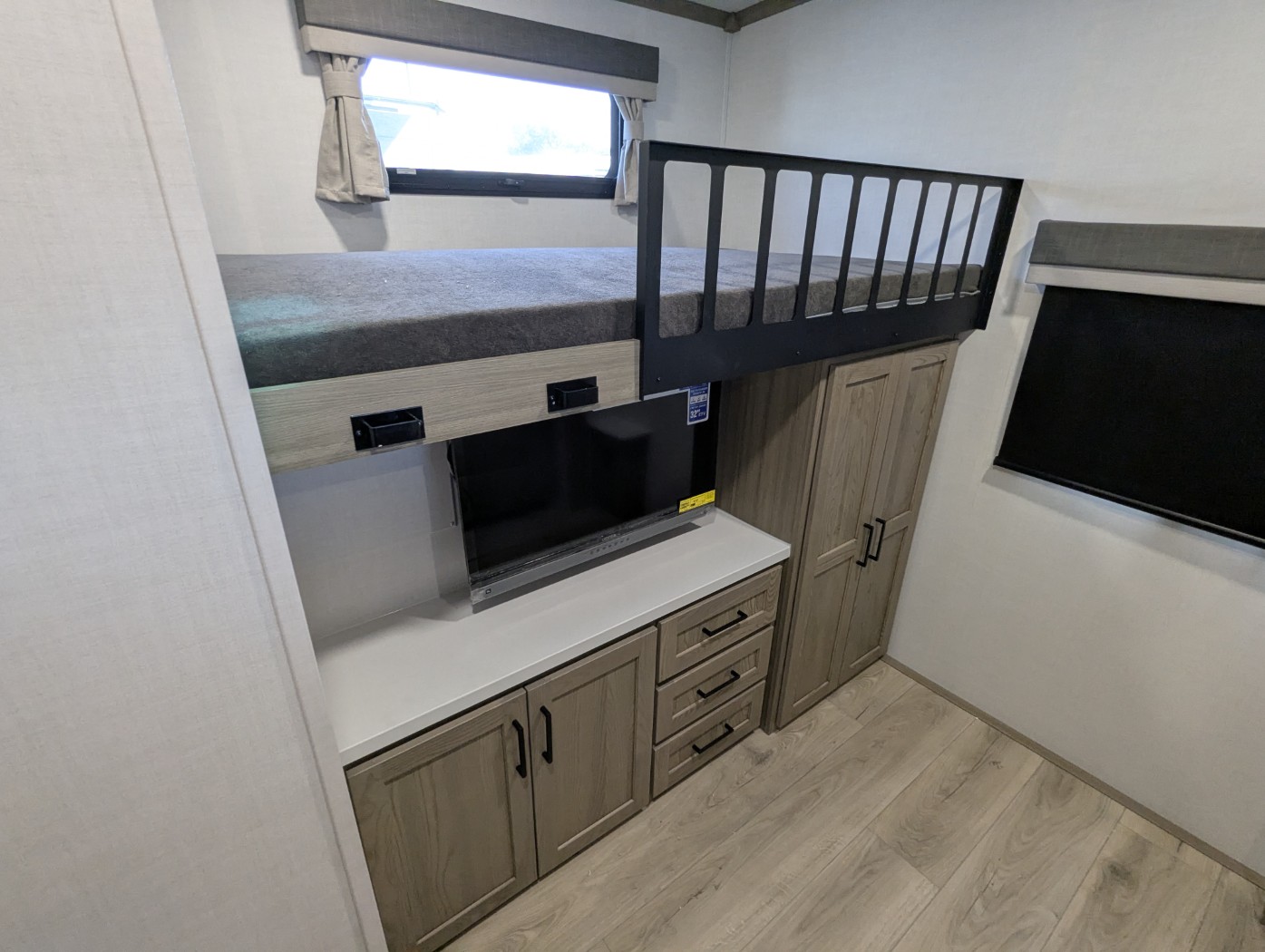2026 Forest River Rockwood Signature 8336BH - Image 23