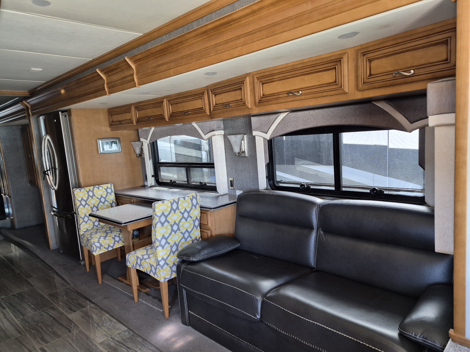 2015 Newmar Ventana 3636 - Image 8